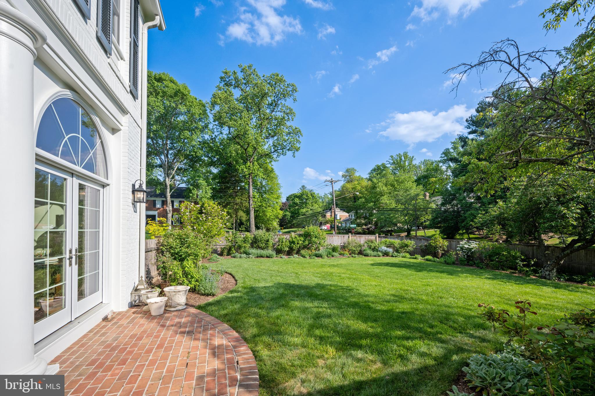 BRADLEY MANOR - Residential