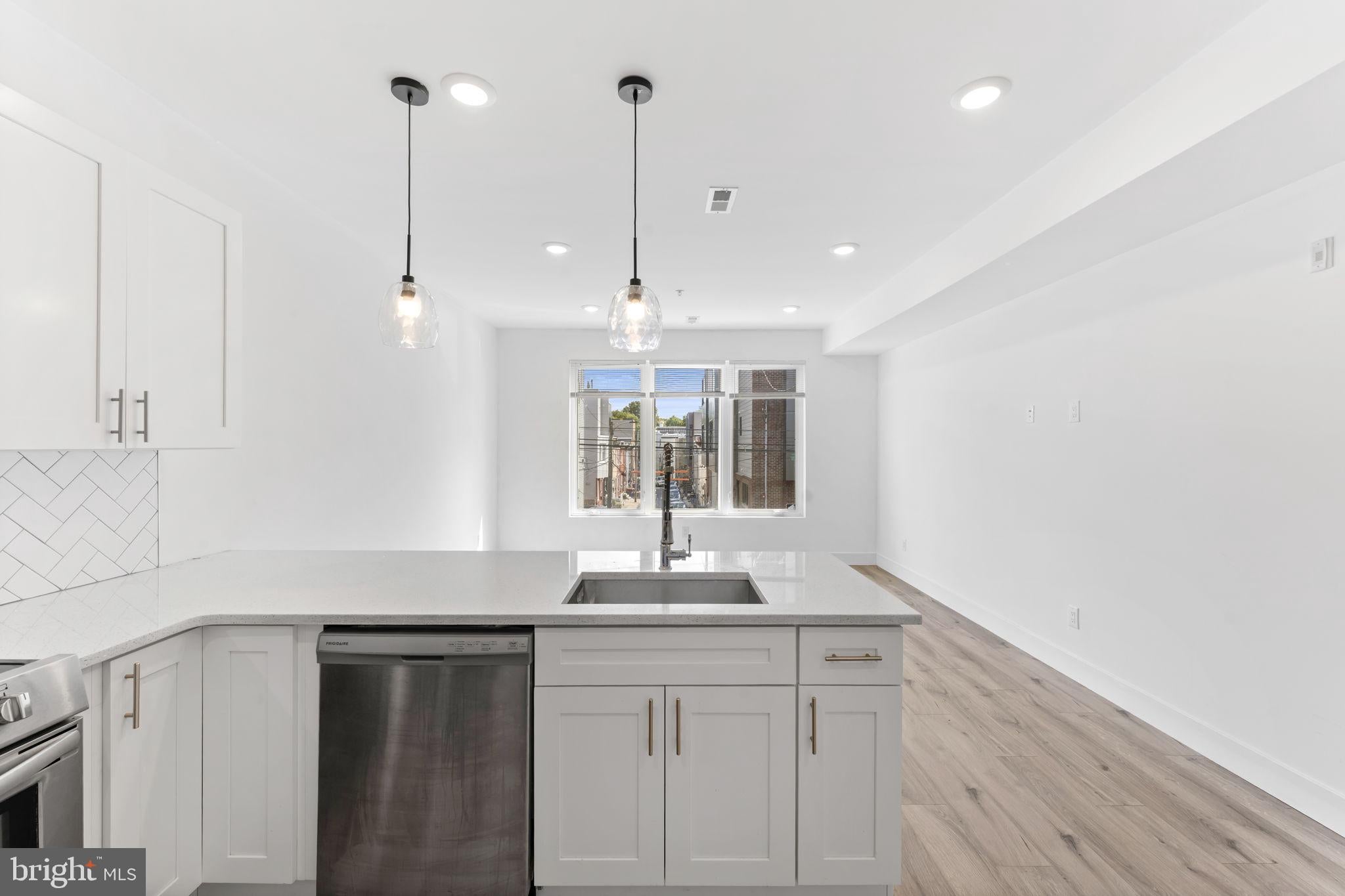 2429 W THOMPSON STREET B