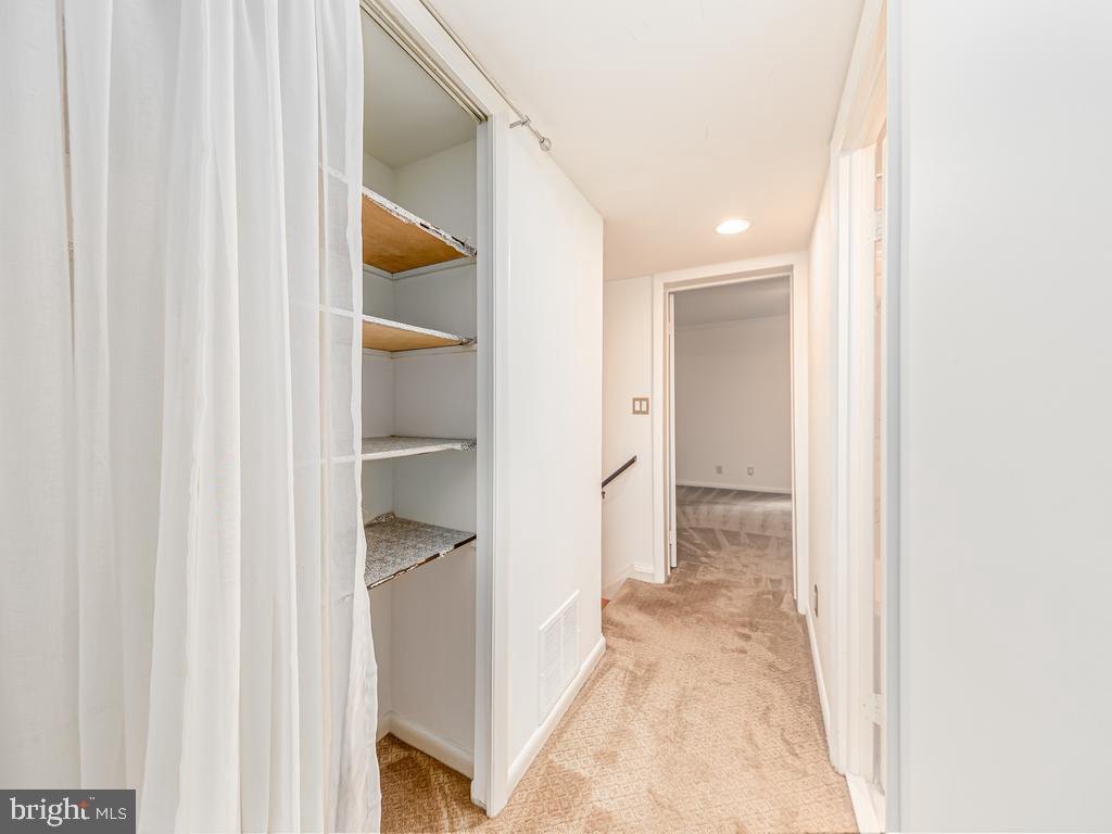 RESTON - Residential Lease