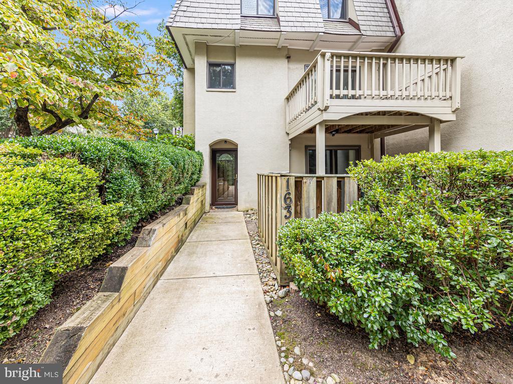 RESTON - Residential Lease