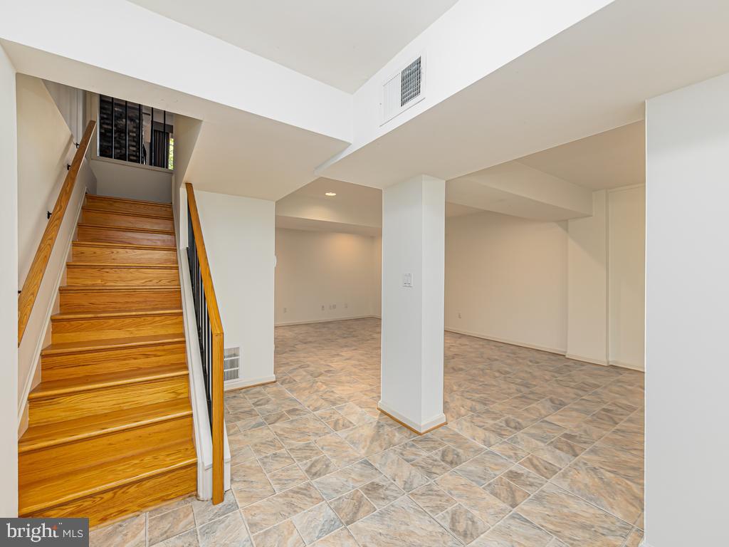 RESTON - Residential Lease