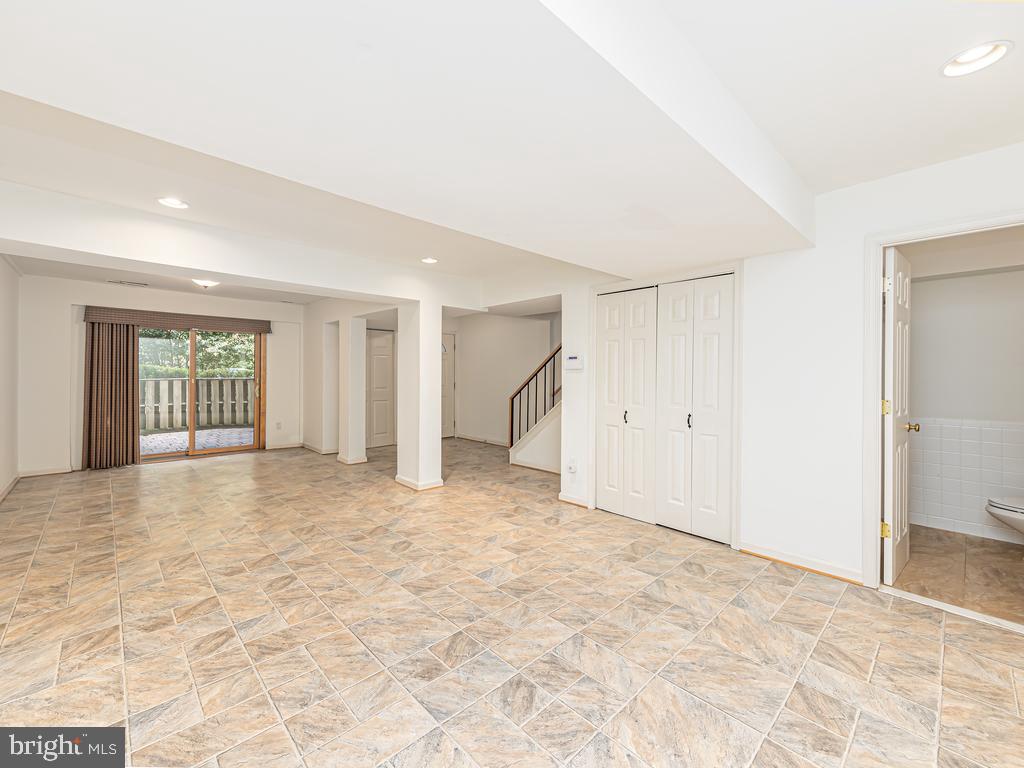 RESTON - Residential Lease