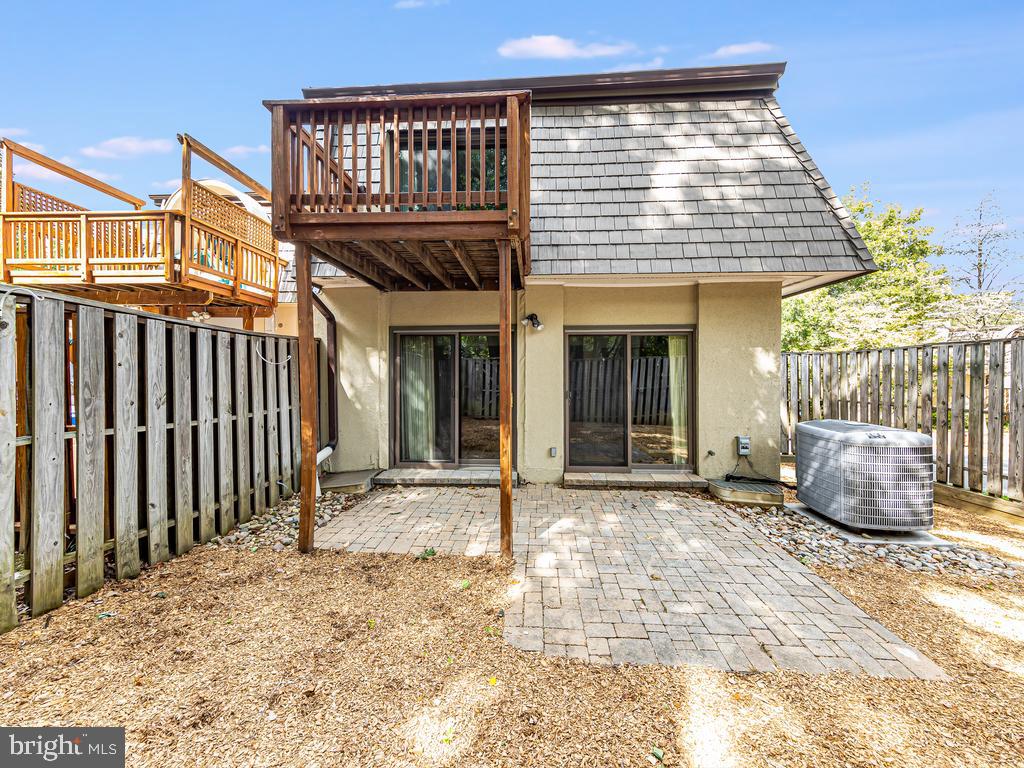 RESTON - Residential Lease