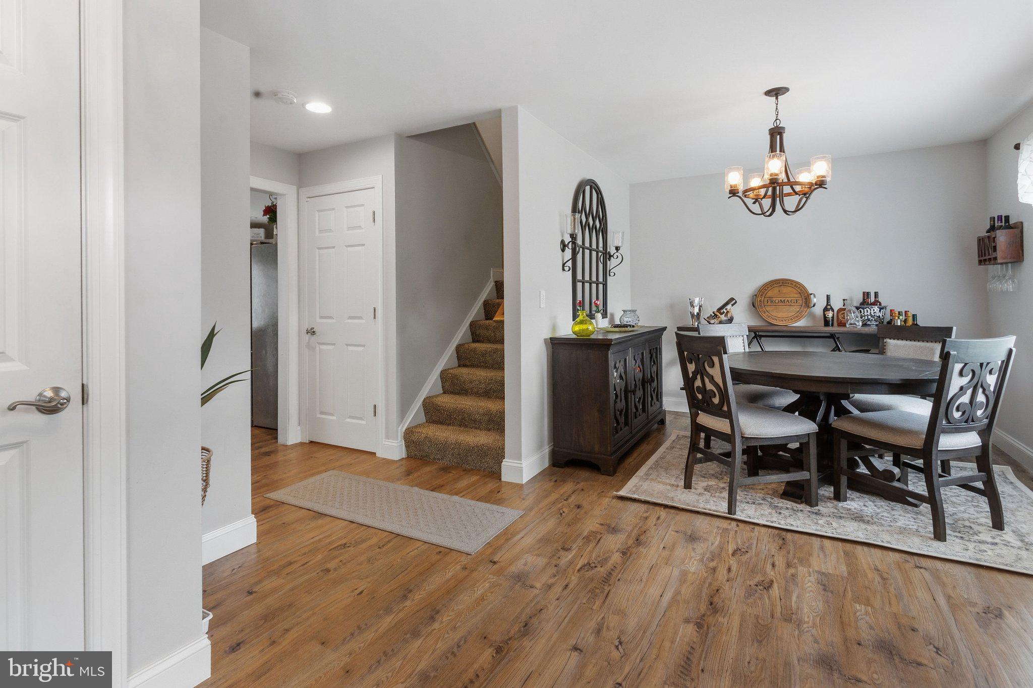 385 BARCLAY DRIVE