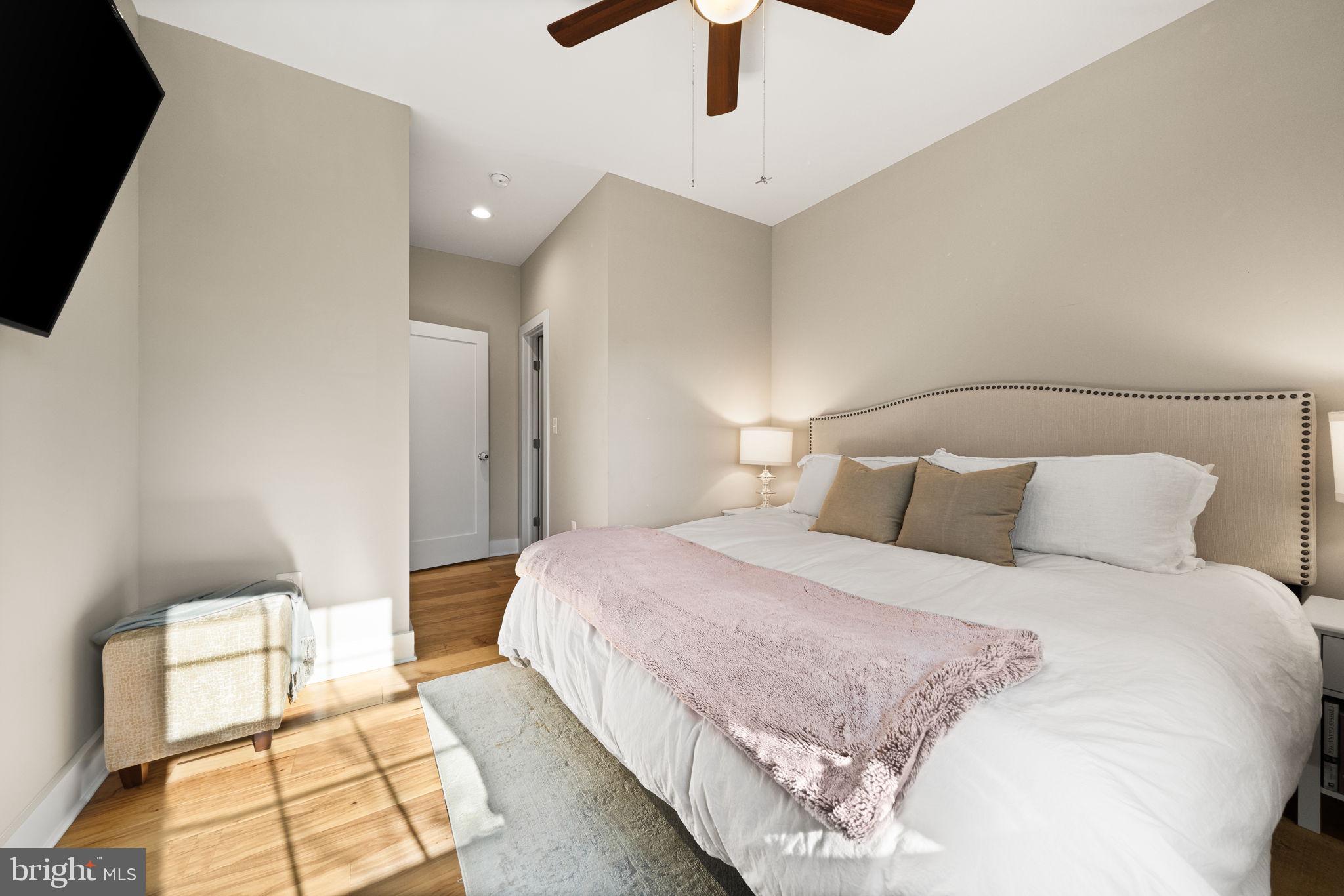 FALLS CHURCH - Residential