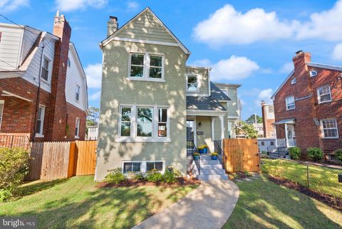 3811 SOUTH DAKOTA AVENUE NE WASHINGTON DC 20018