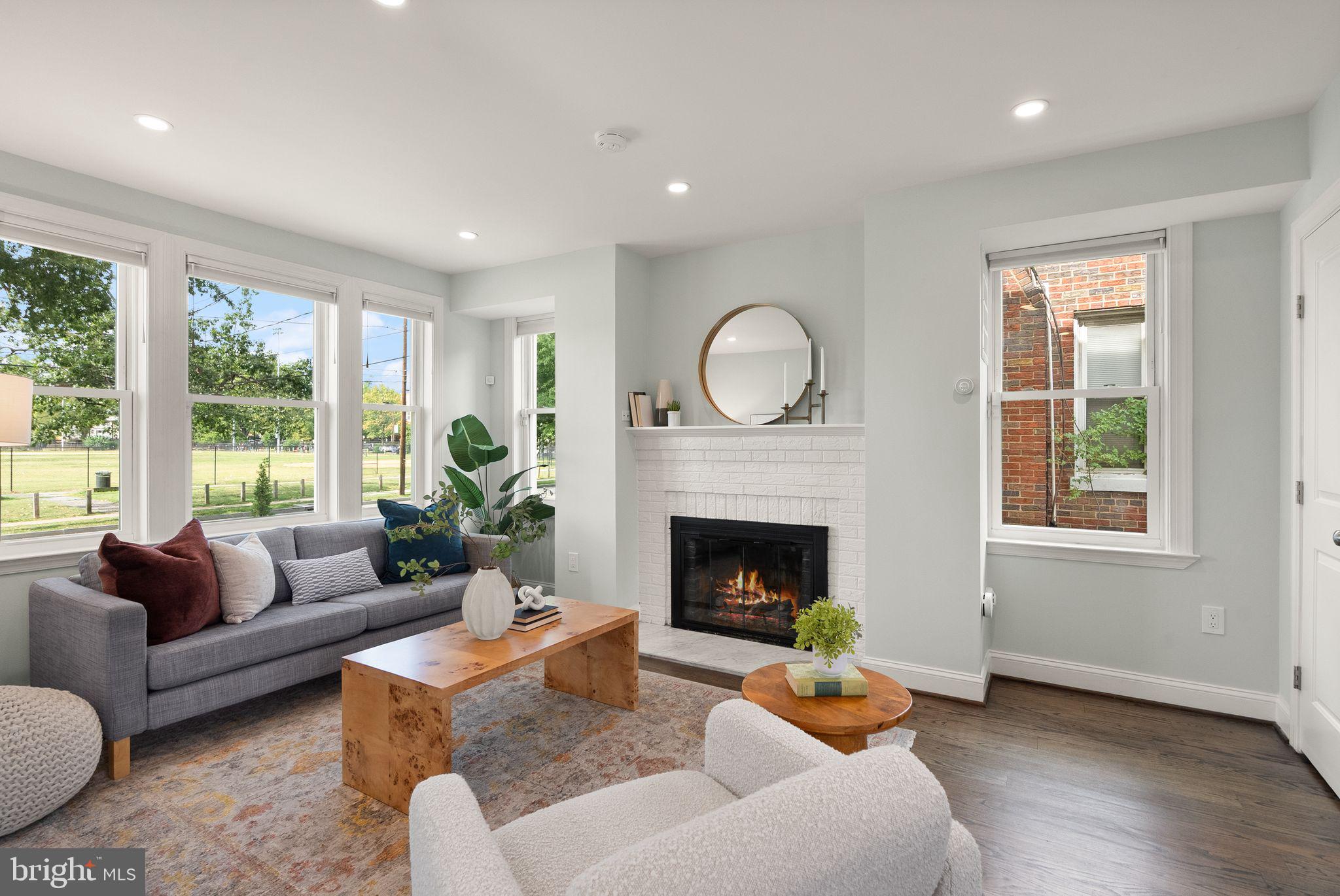 3811 SOUTH DAKOTA AVENUE NE