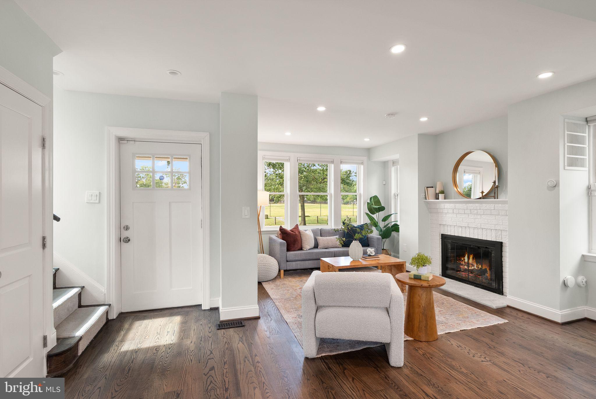 3811 SOUTH DAKOTA AVENUE NE