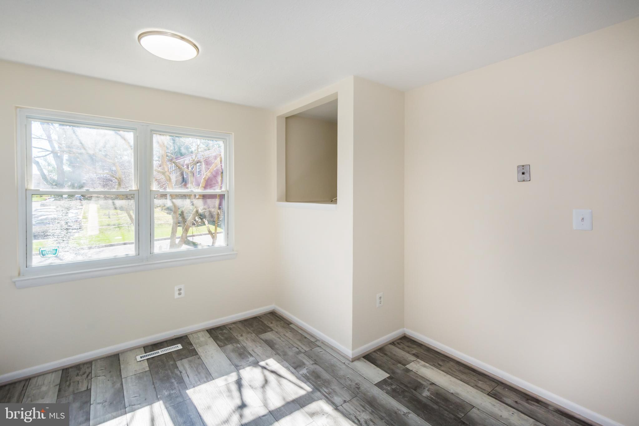 QUEEN ANNE VILLAGE - Residential