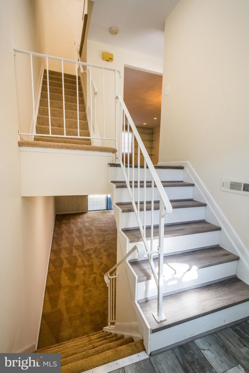 QUEEN ANNE VILLAGE - Residential