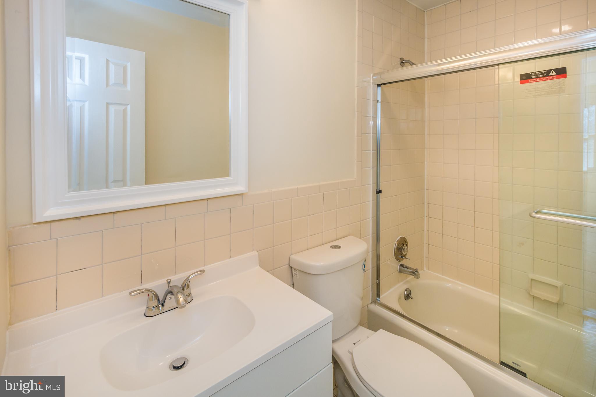 QUEEN ANNE VILLAGE - Residential