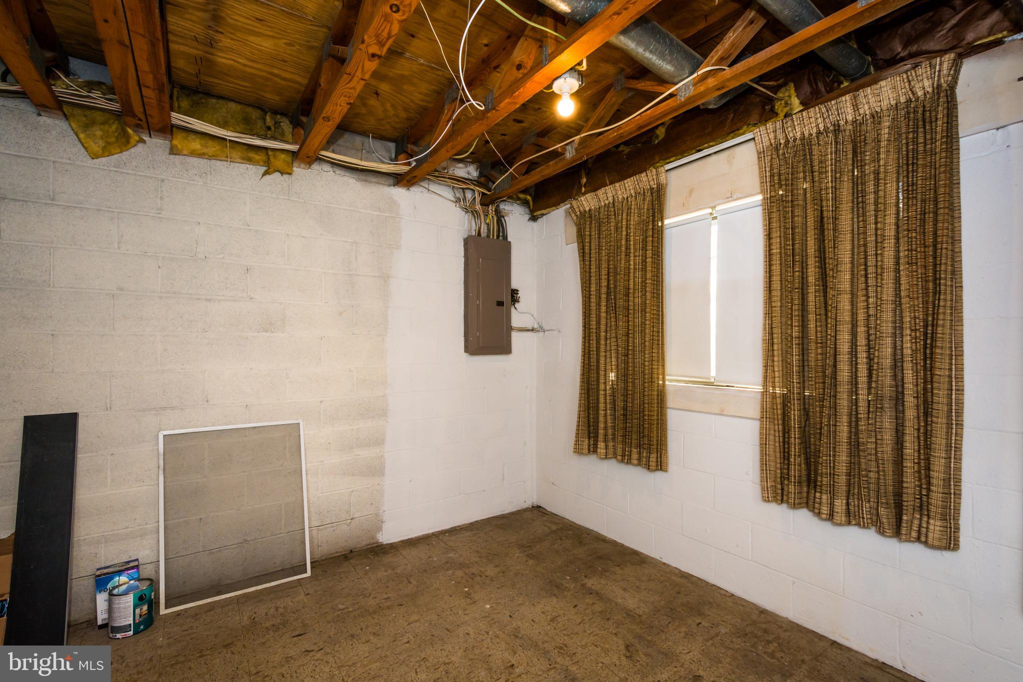 QUEEN ANNE VILLAGE - Residential