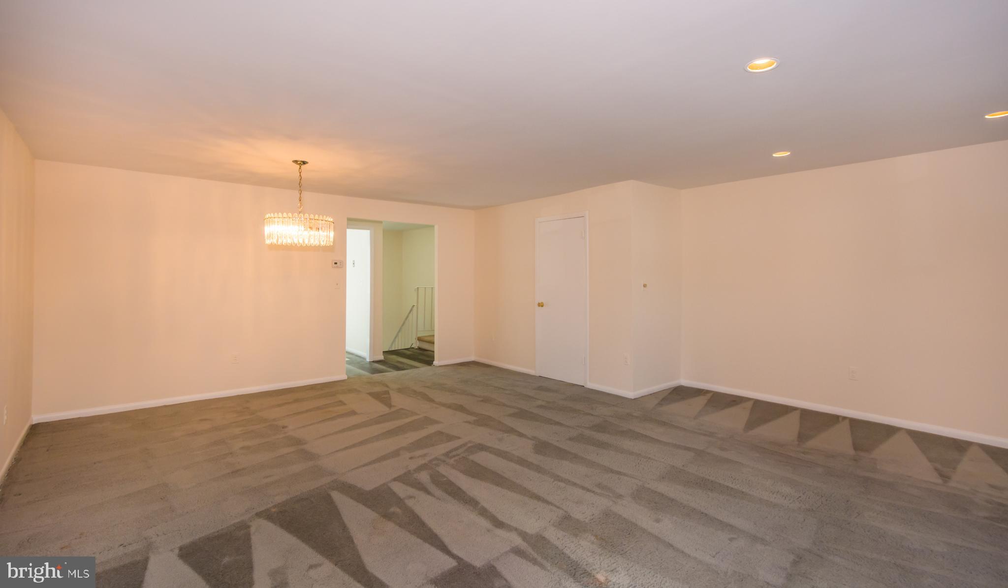 QUEEN ANNE VILLAGE - Residential