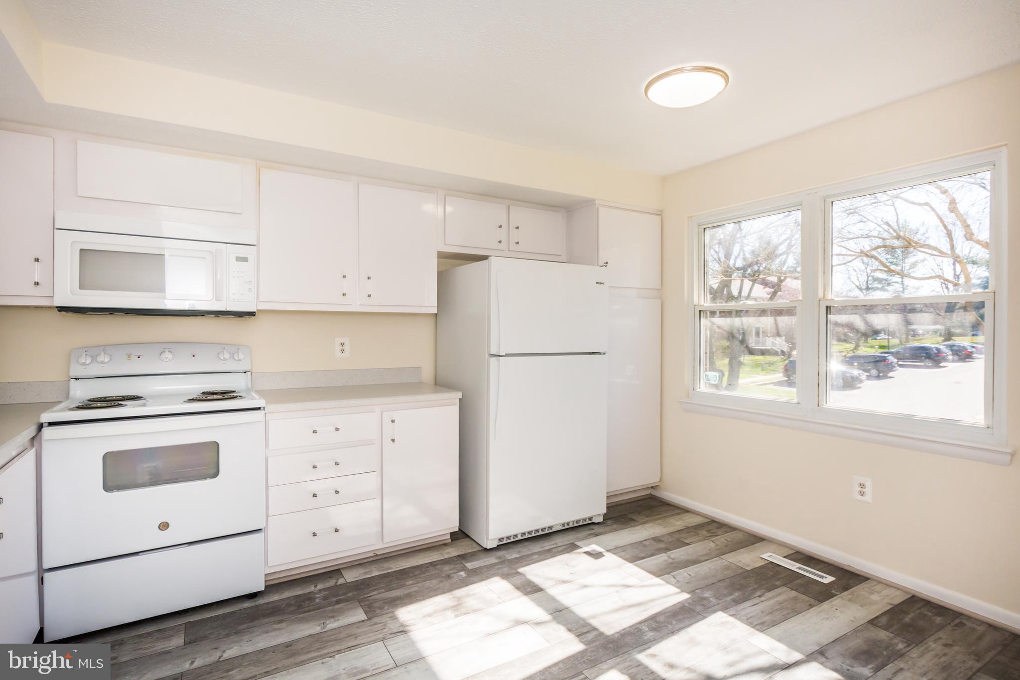 QUEEN ANNE VILLAGE - Residential