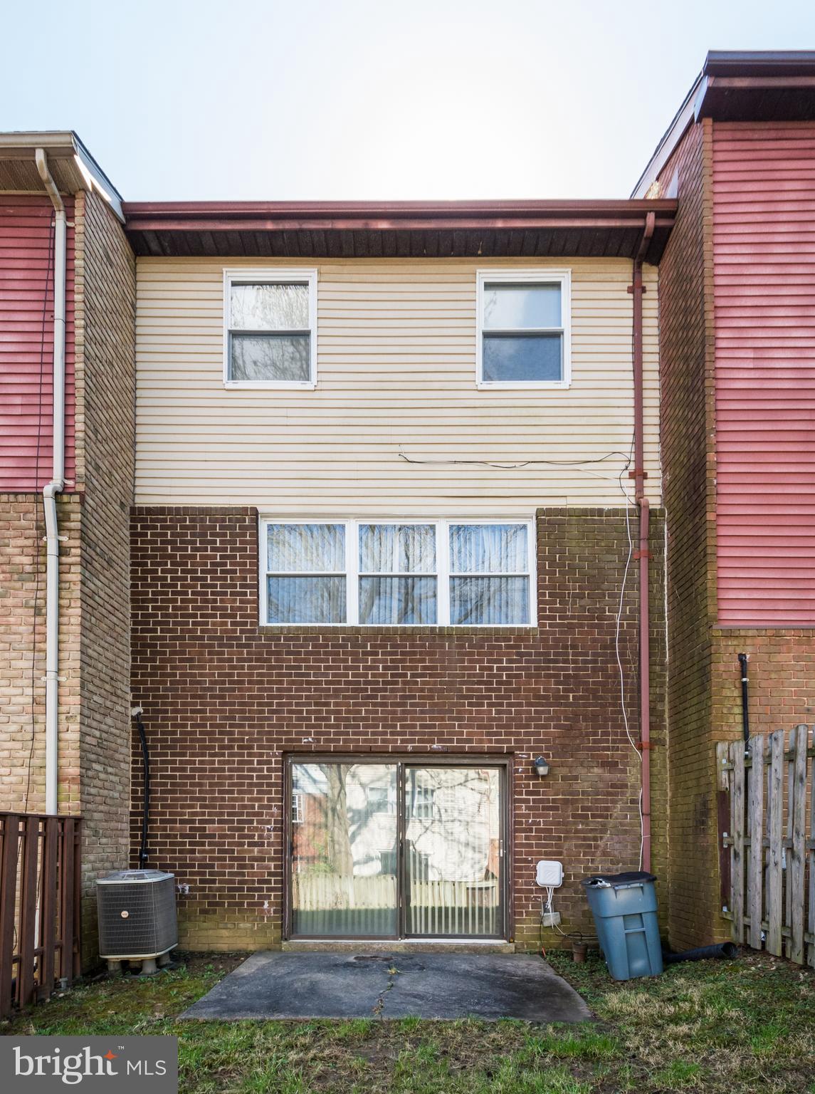 QUEEN ANNE VILLAGE - Residential