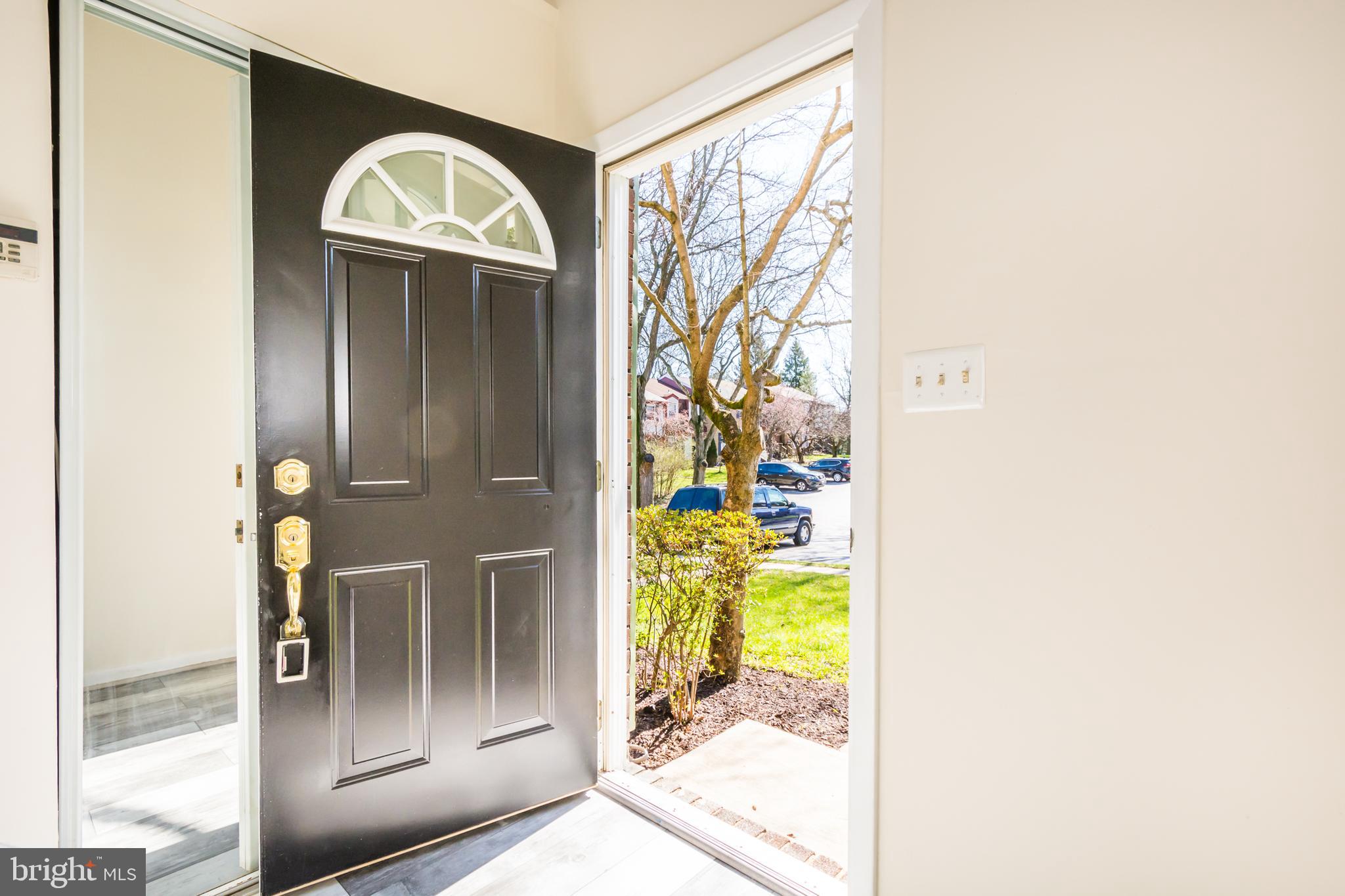 QUEEN ANNE VILLAGE - Residential