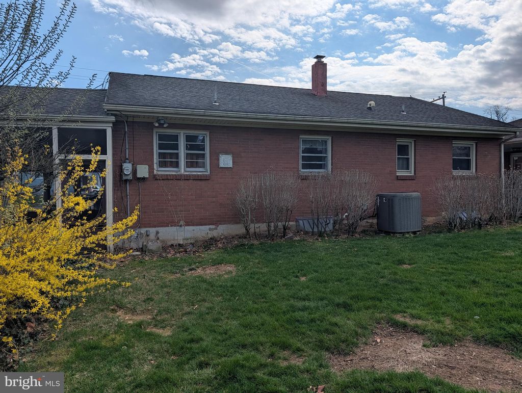 Photo of 1476 Brandt Ave, NEW CUMBERLAND, PA 17070 (MLS # PACB2052294)