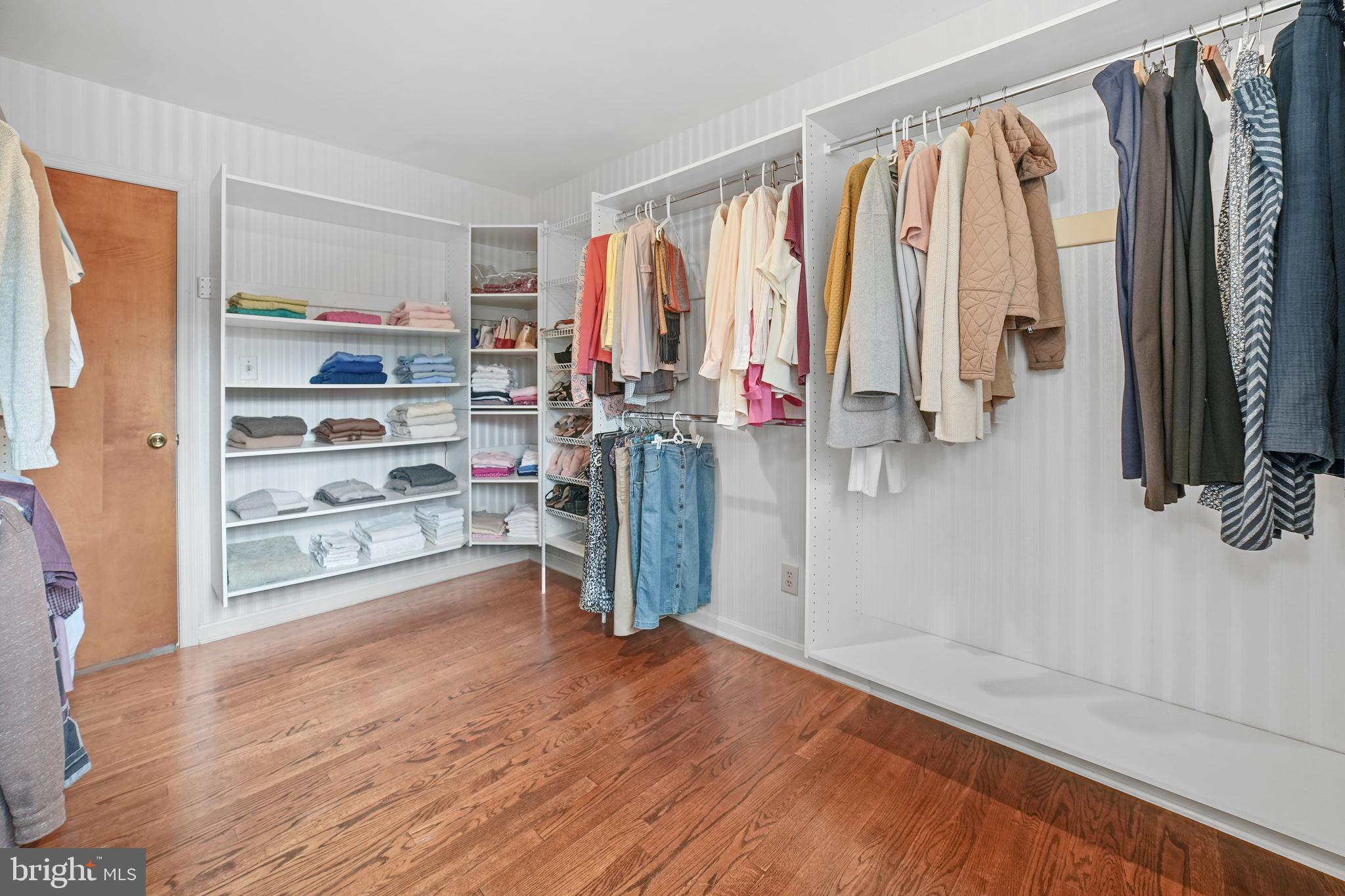 GINGERVILLE MANOR ESTATES - Residential