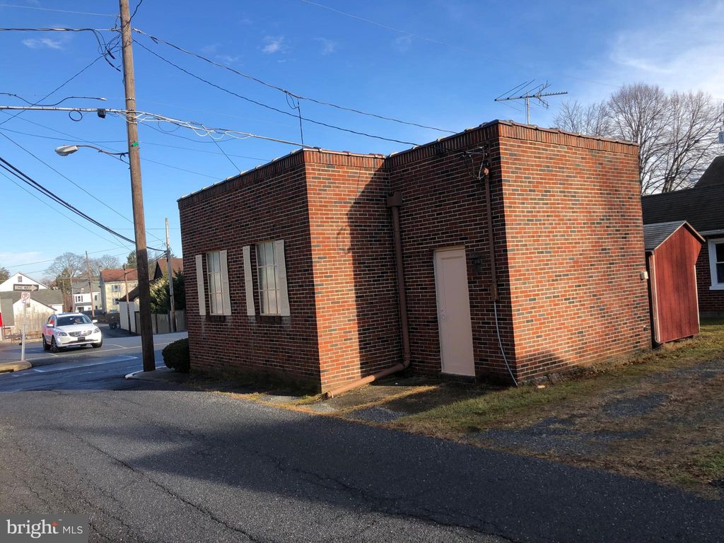 Photo of 10 E MARION ST, LITITZ, PA 17543 (MLS # PALA2029684)