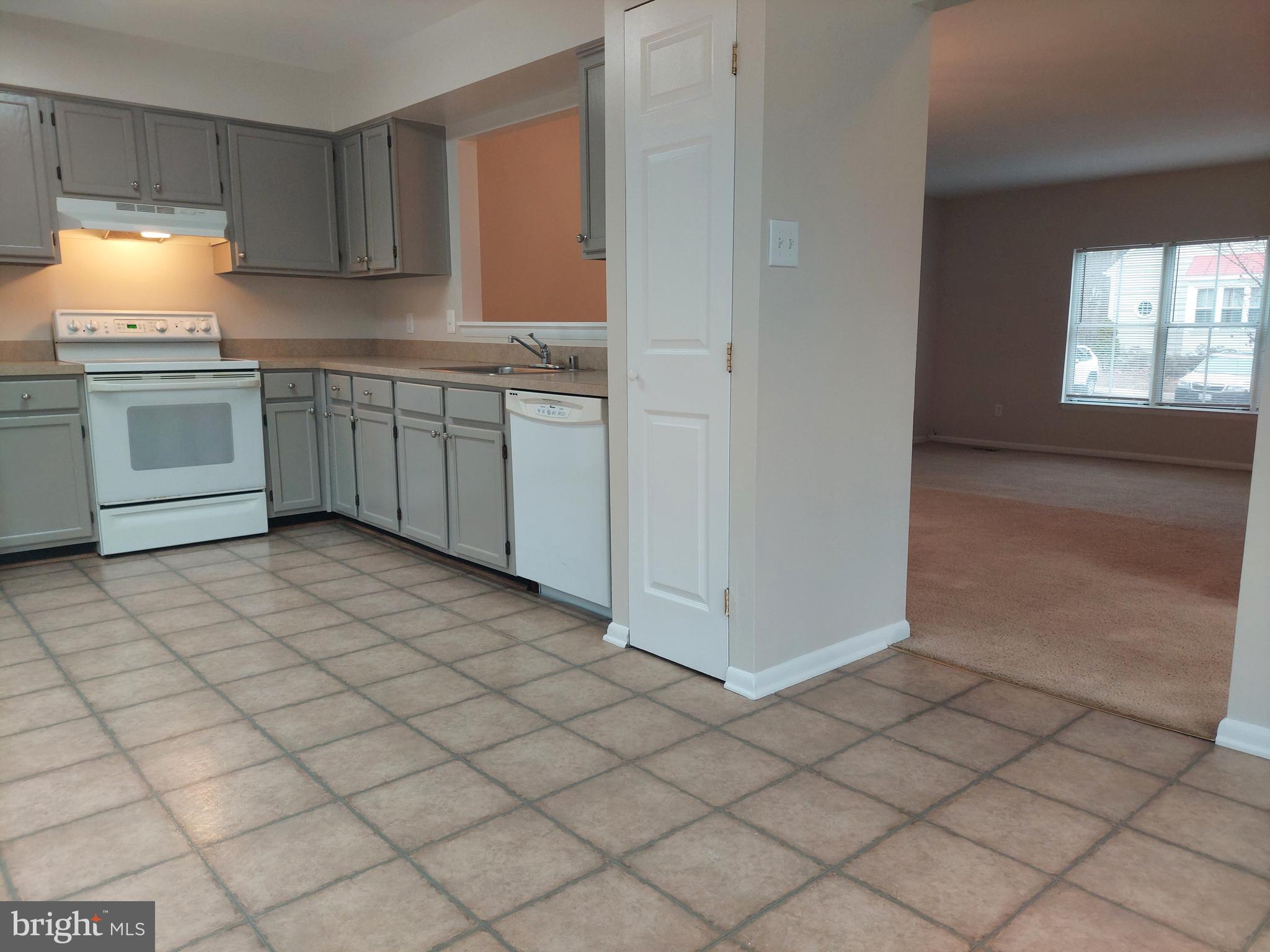 CHURCHILL TOWN SECTOR - Residential Lease