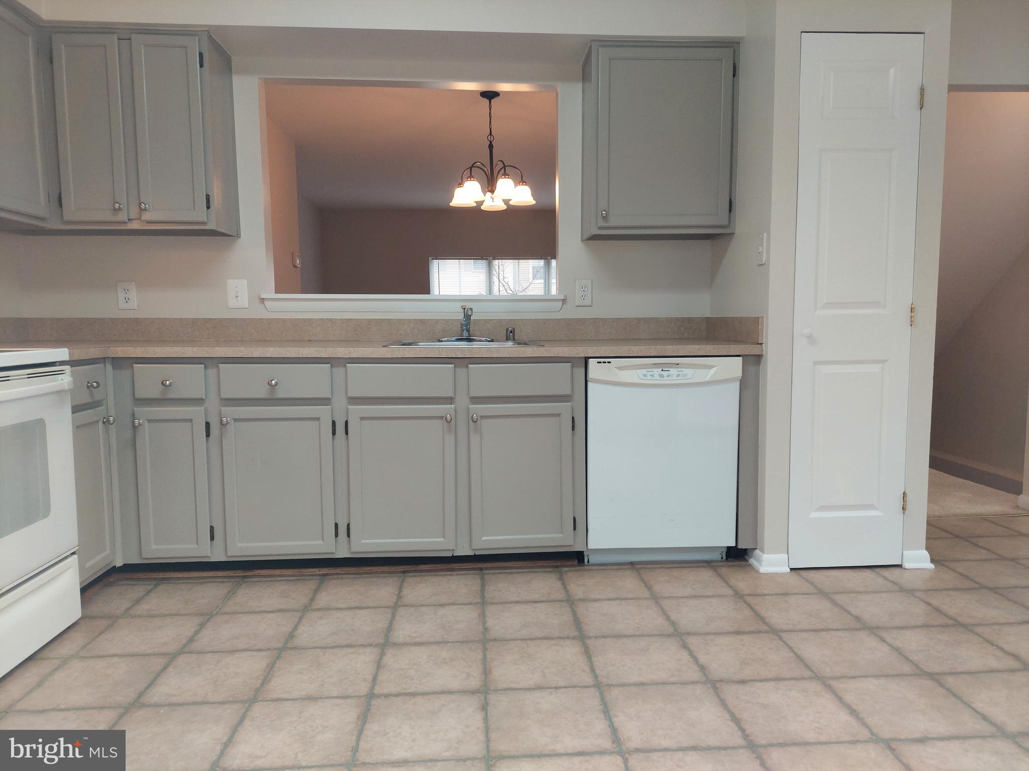 CHURCHILL TOWN SECTOR - Residential Lease