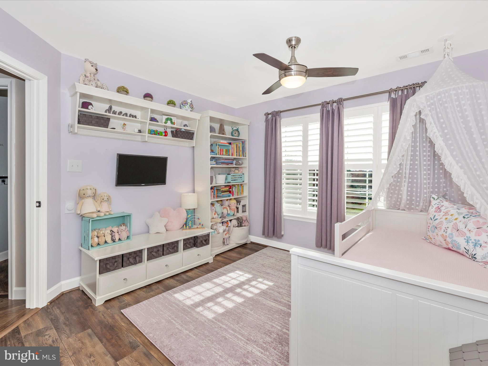 SPRING RIDGE - Residential