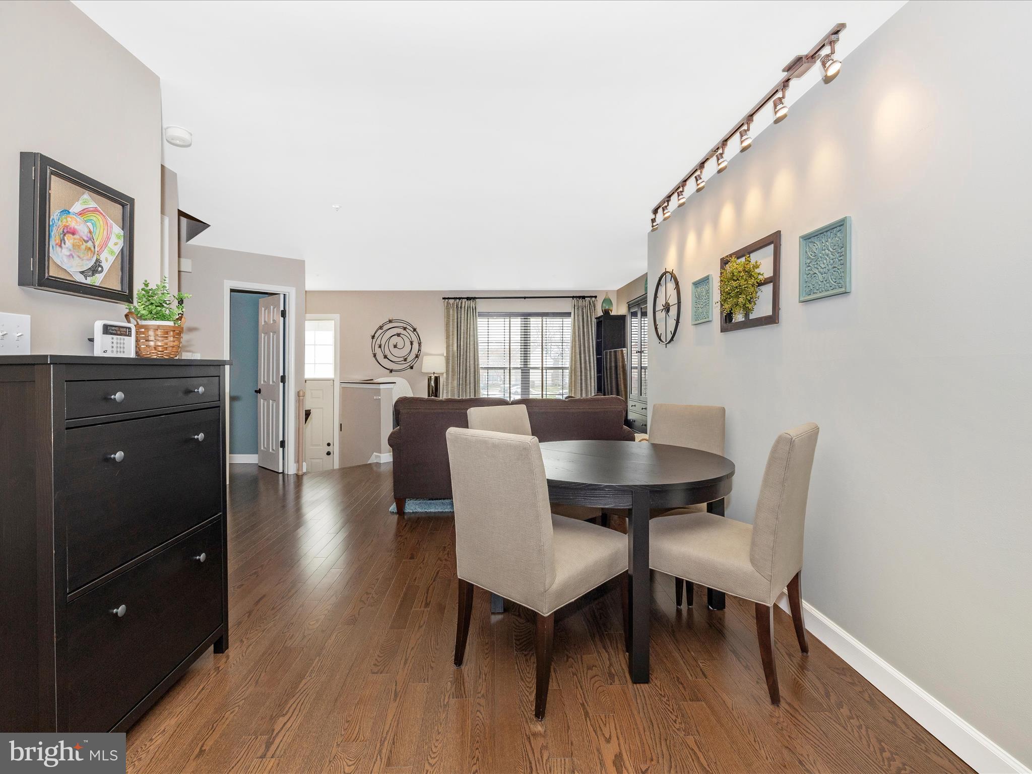 SPRING RIDGE - Residential