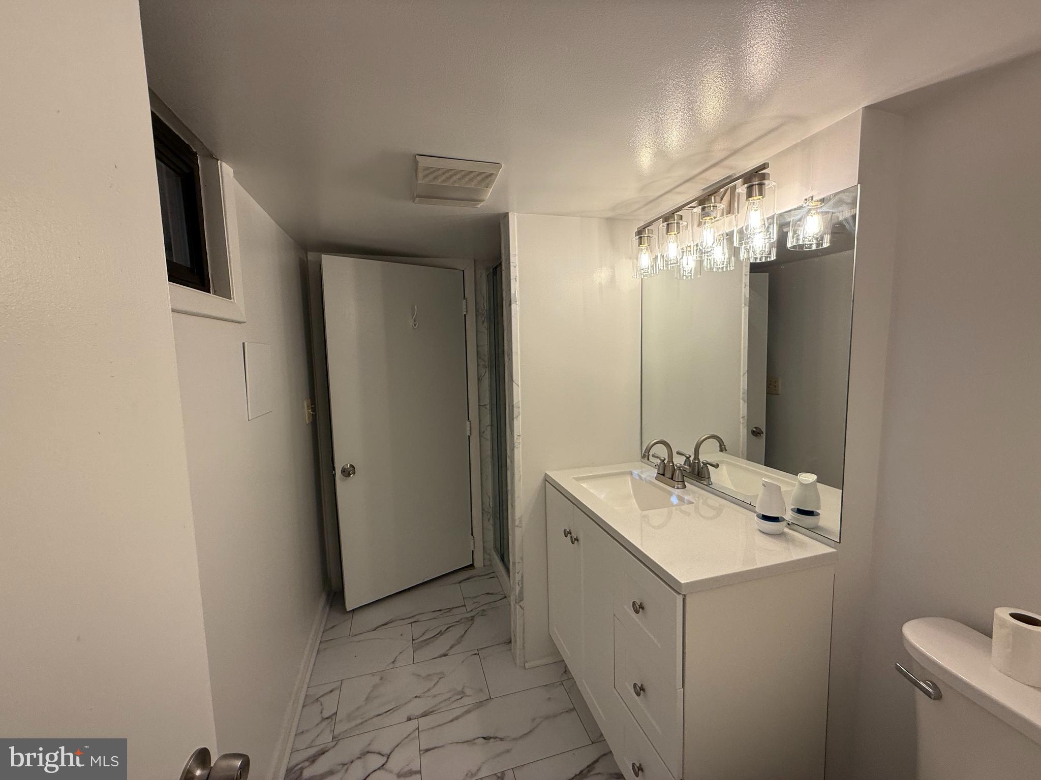 LOISDALE ESTATES - Residential Lease