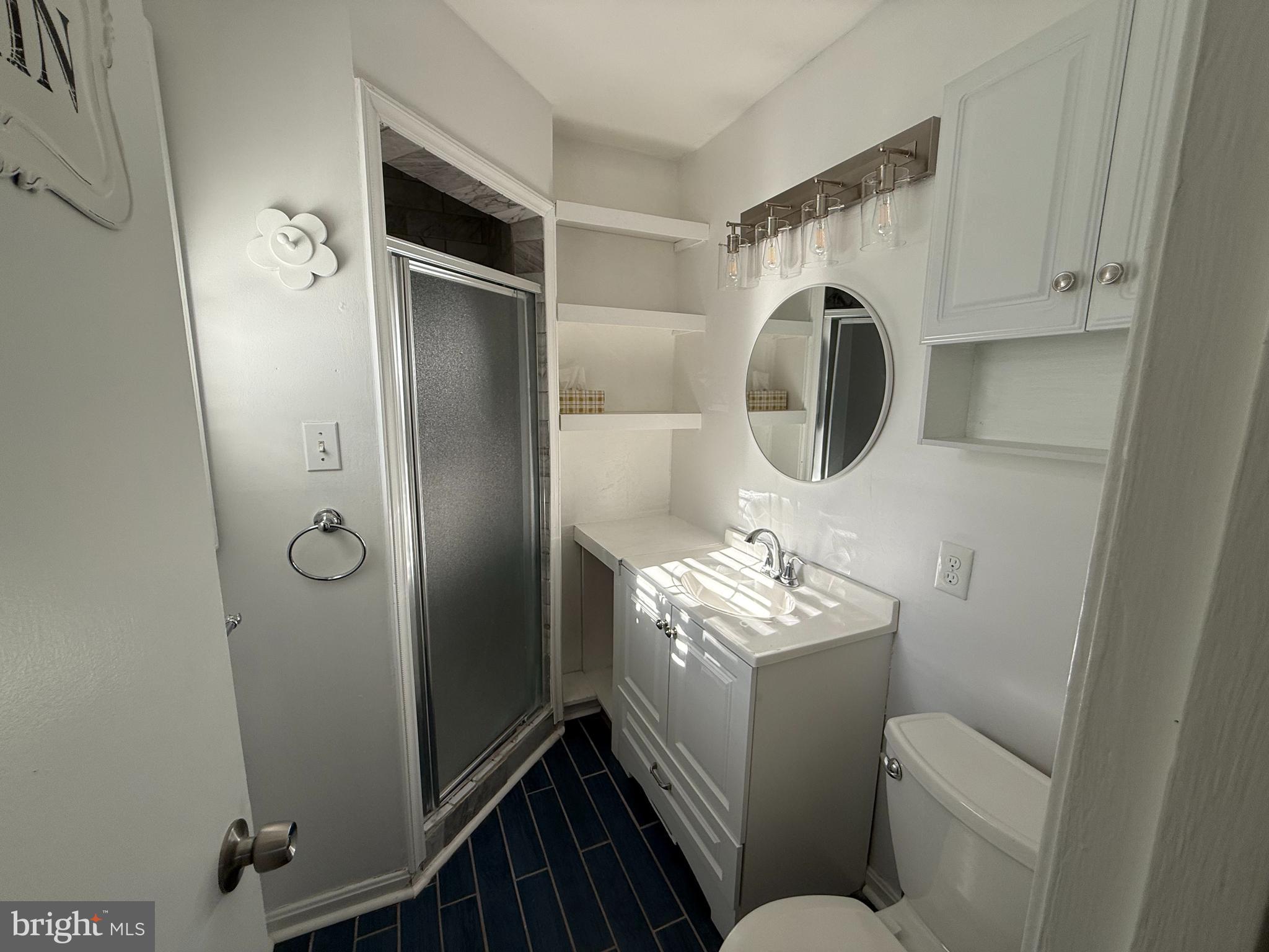 LOISDALE ESTATES - Residential Lease