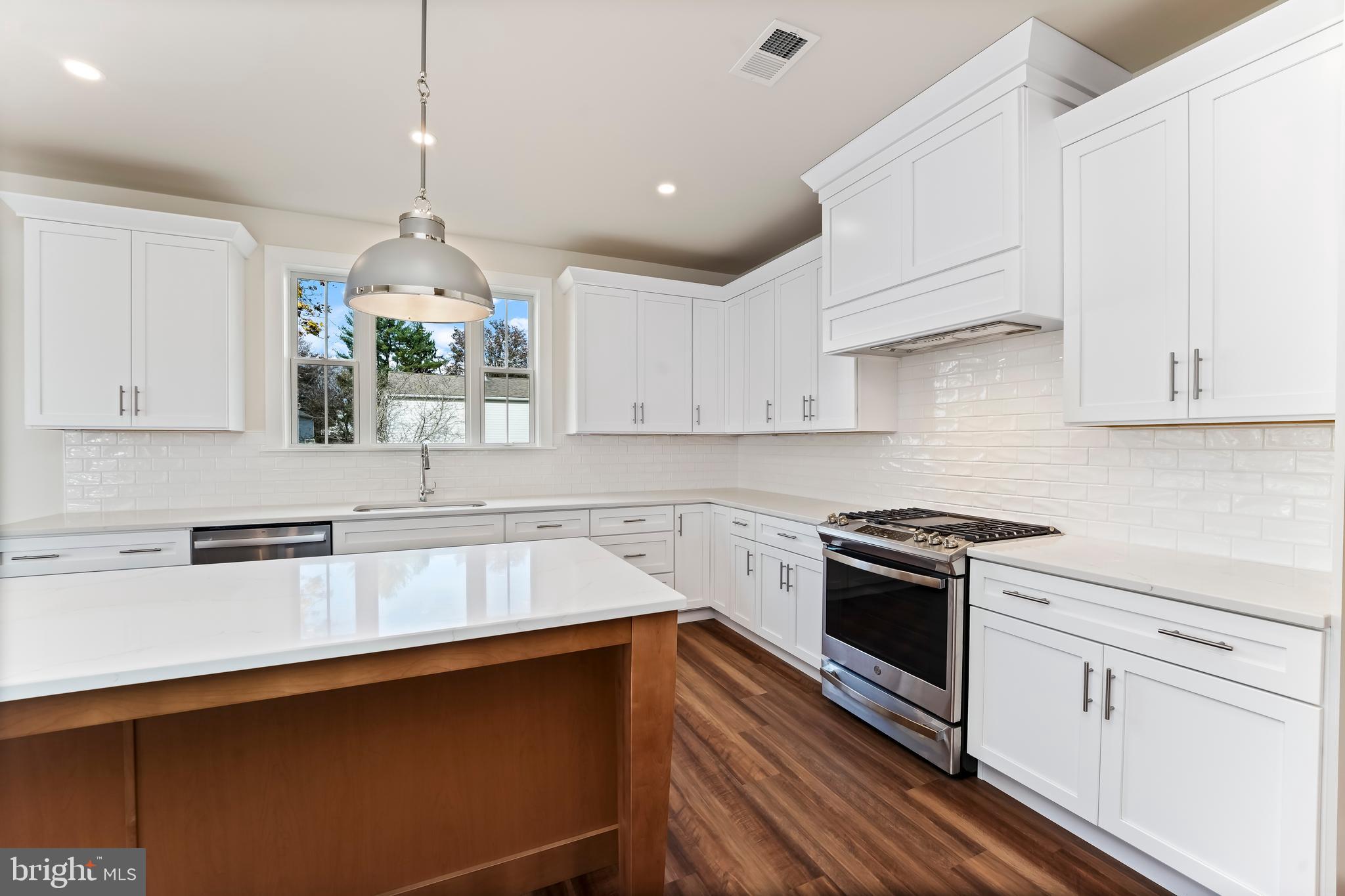 SAWMILL COURT - Residential