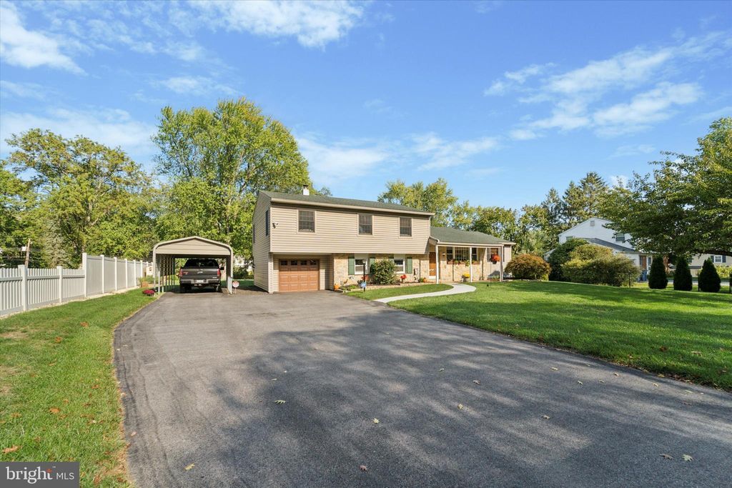 Photo of 1131 Nottingham Drive, WEST CHESTER, PA 19380 (MLS # PACT2111350)