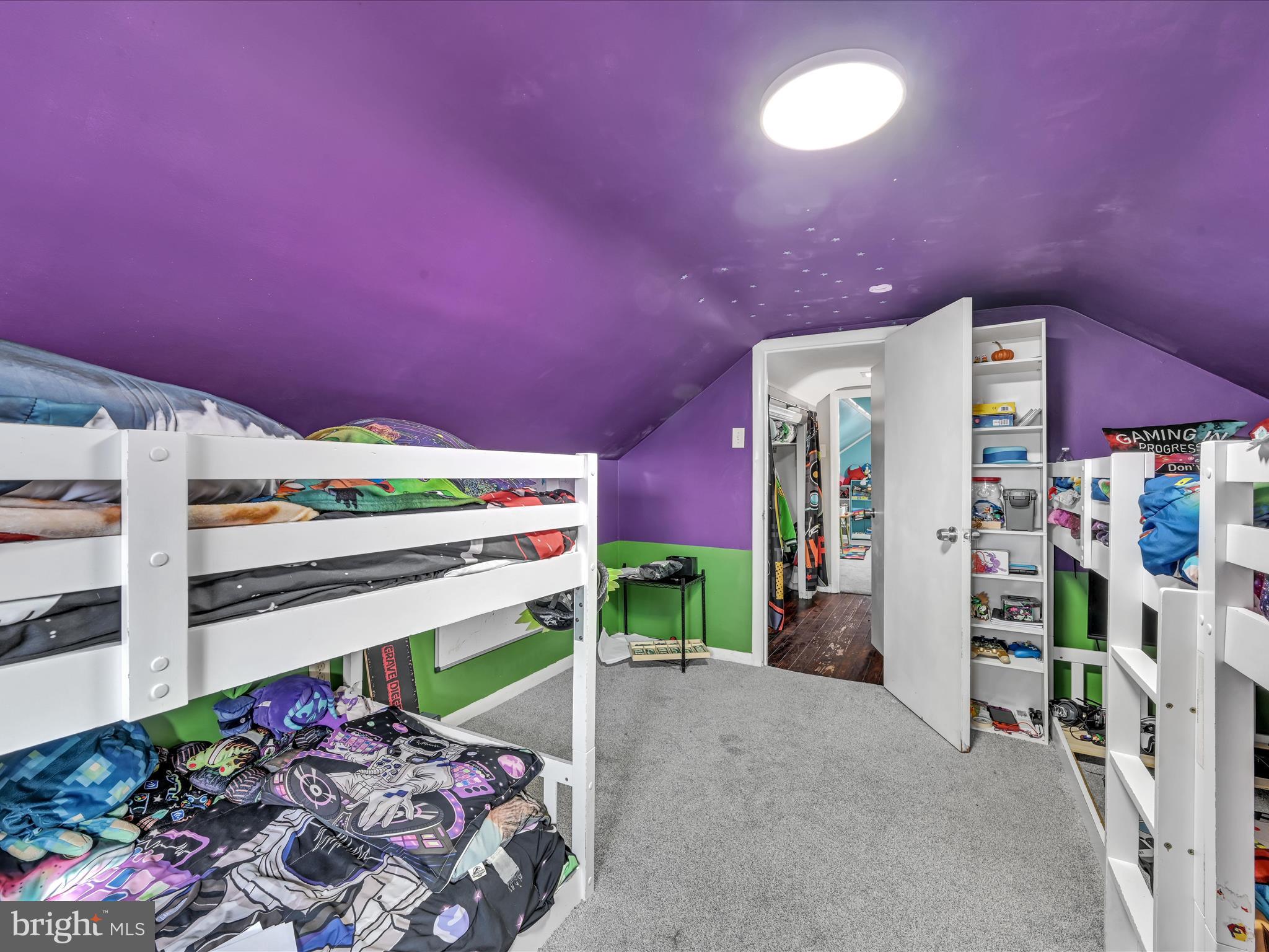 LIONS LAKE NORTH - Residential