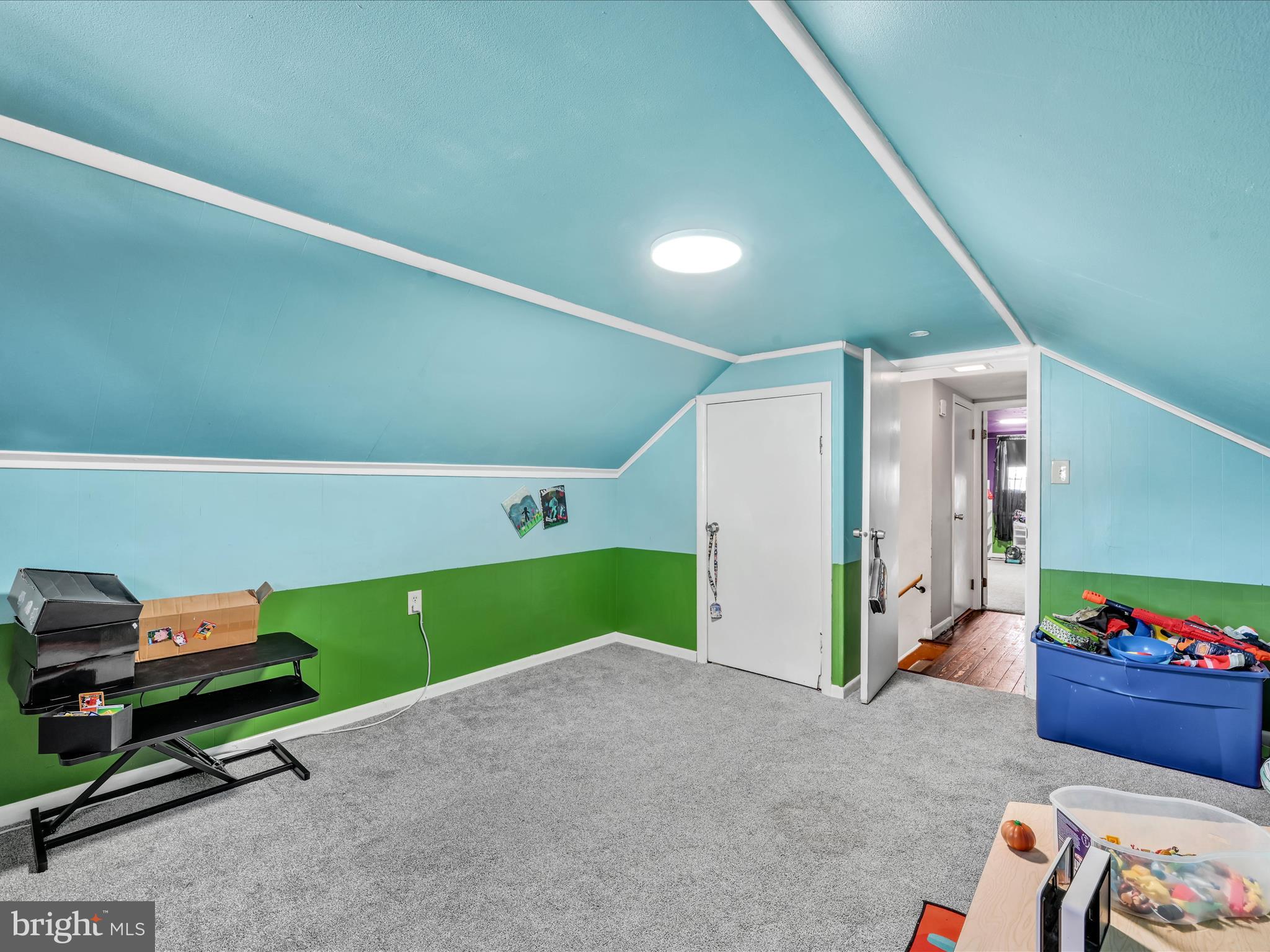 LIONS LAKE NORTH - Residential