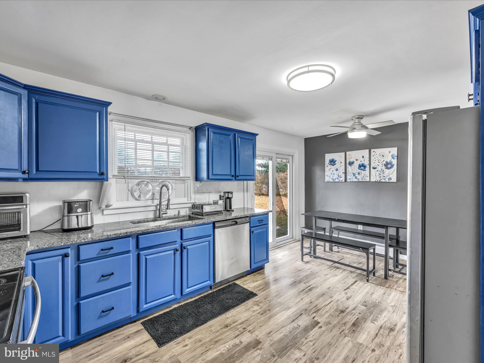 LIONS LAKE NORTH - Residential