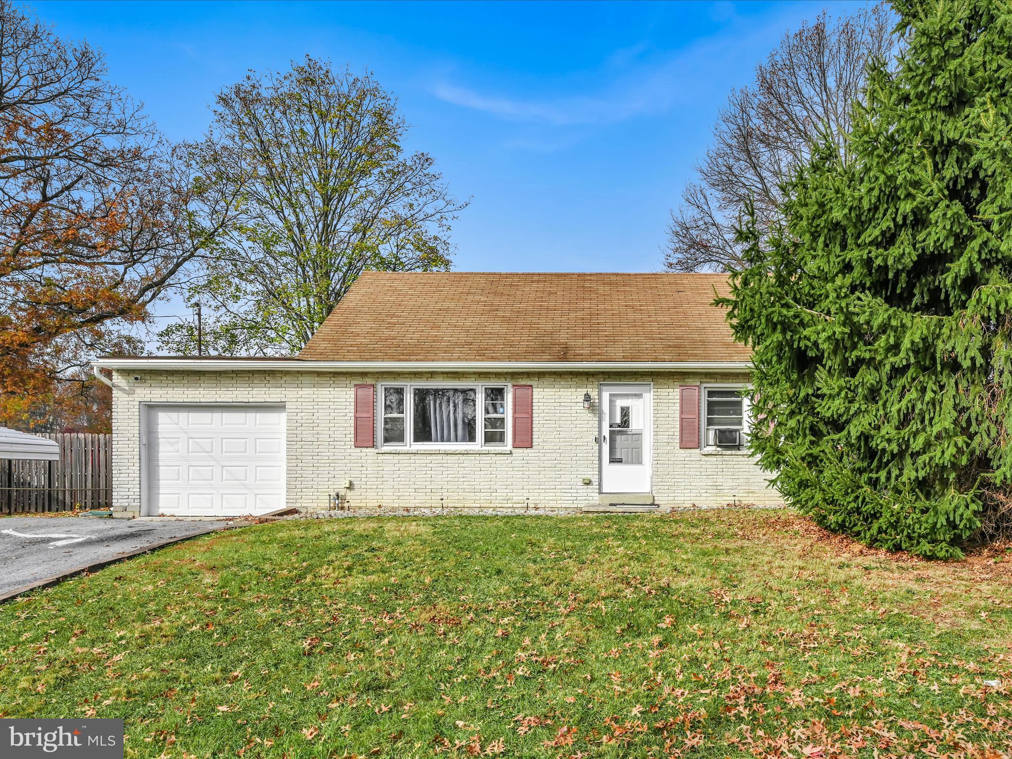 LIONS LAKE NORTH - Residential