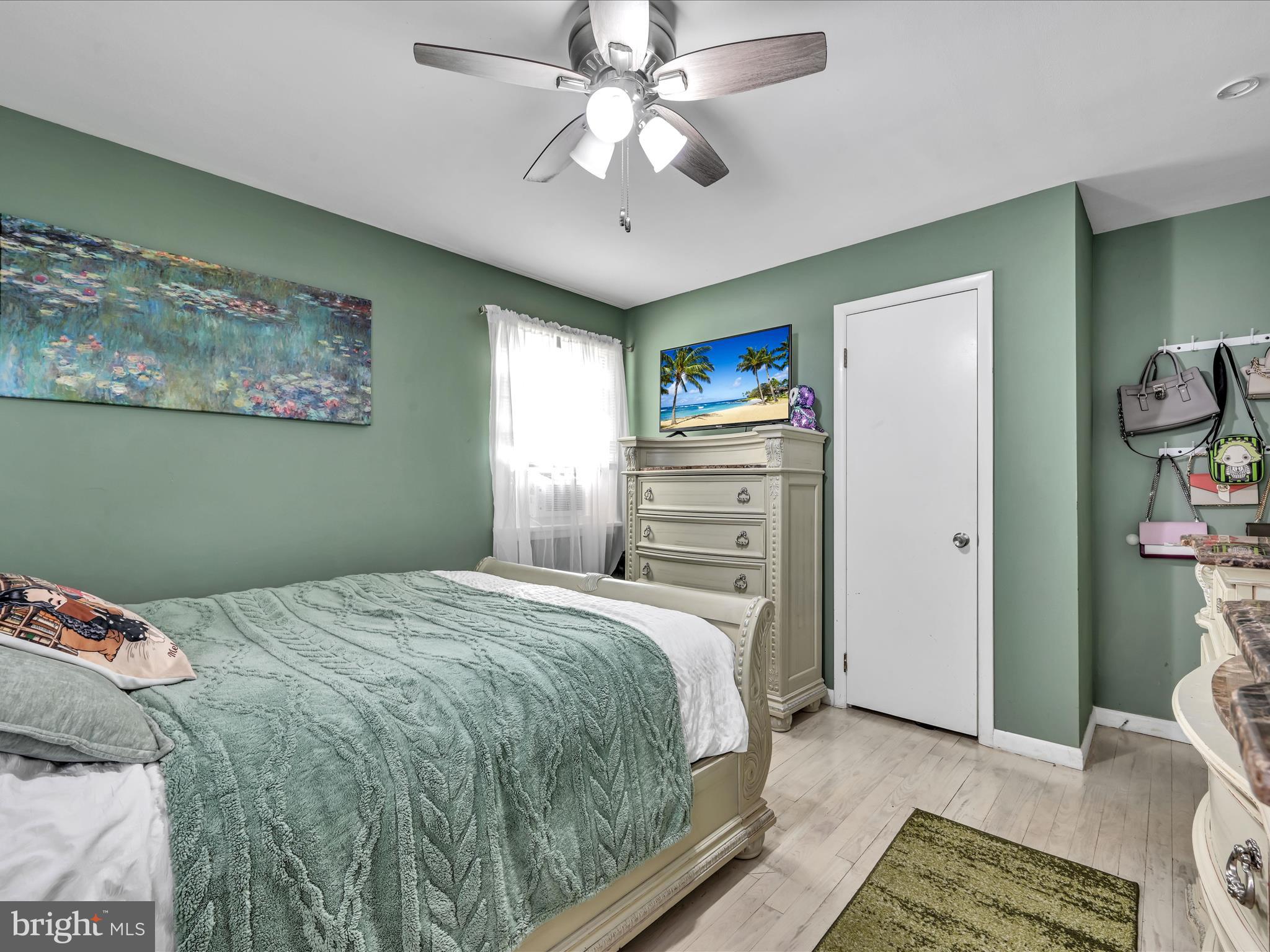 LIONS LAKE NORTH - Residential