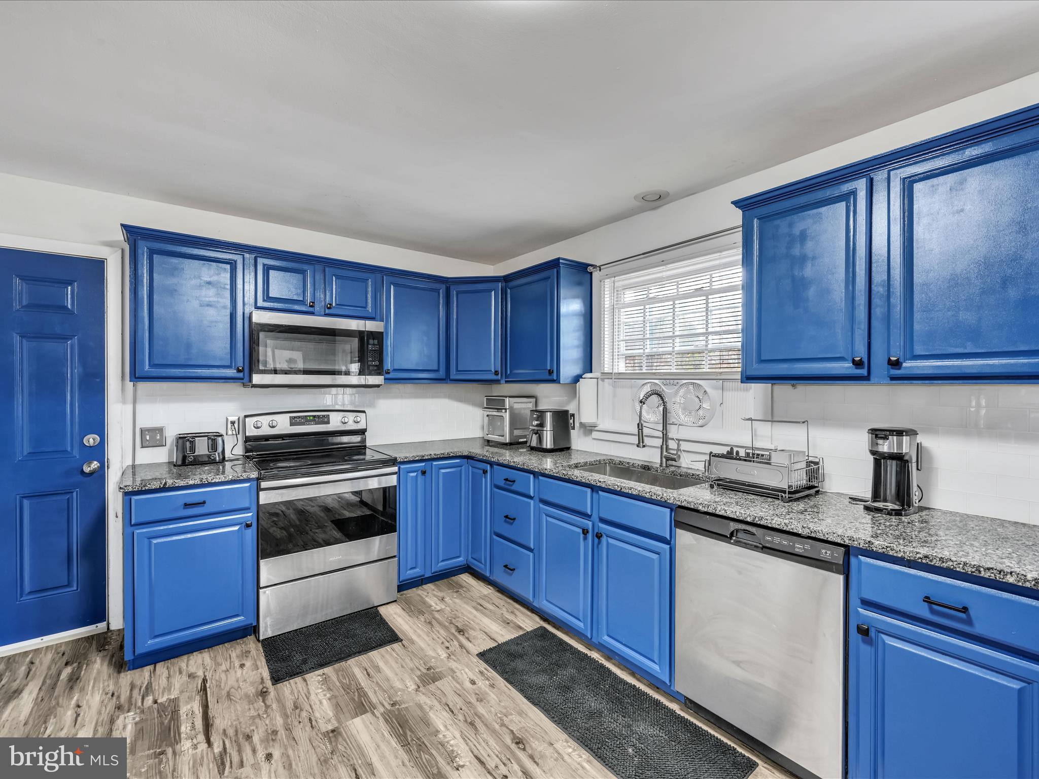 LIONS LAKE NORTH - Residential