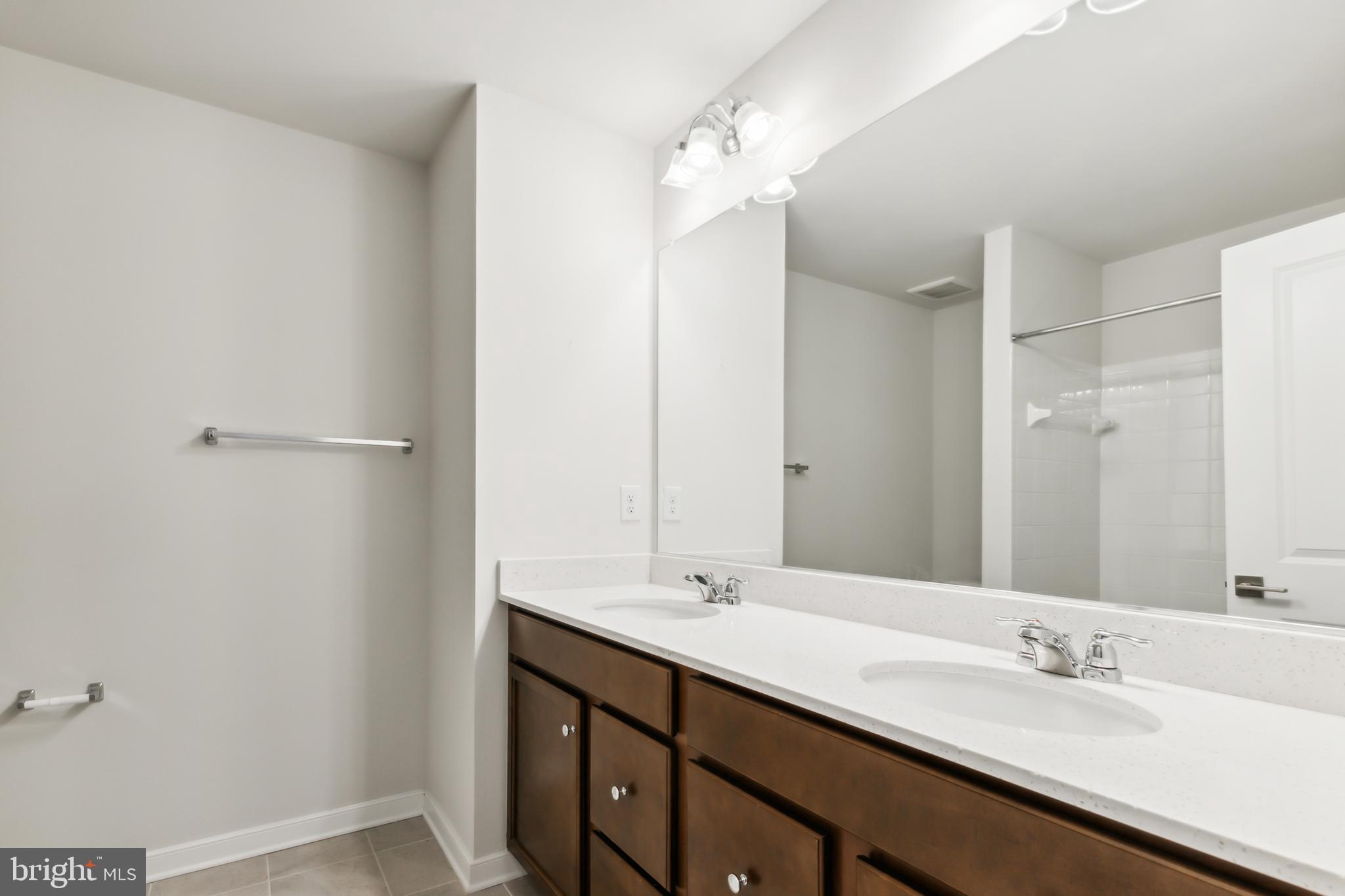 TOWNS AT CARTERS GROVE - Residential