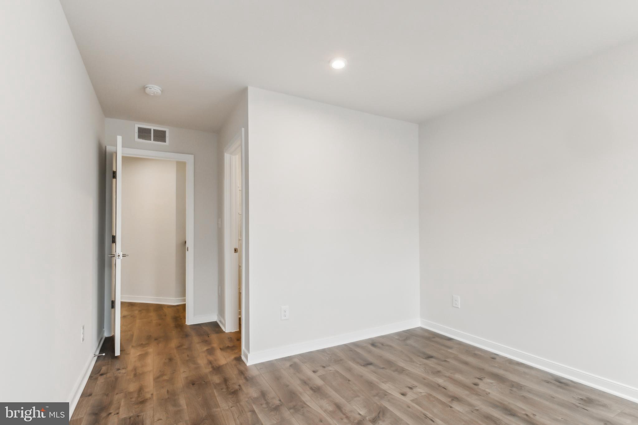 TOWNS AT CARTERS GROVE - Residential