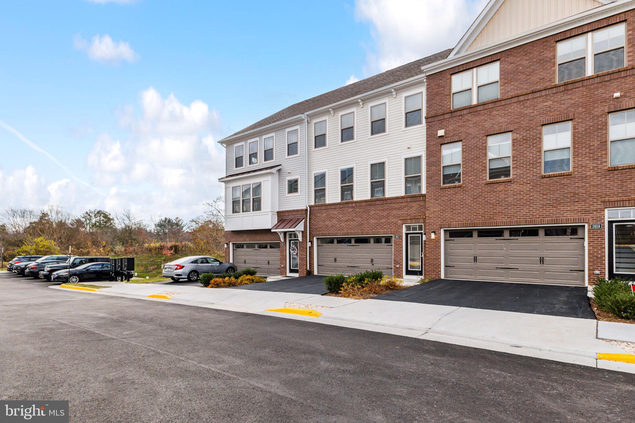 TOWNS AT CARTERS GROVE - Residential