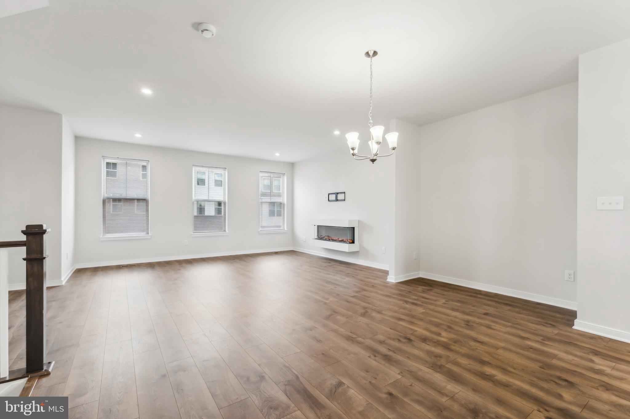 TOWNS AT CARTERS GROVE - Residential