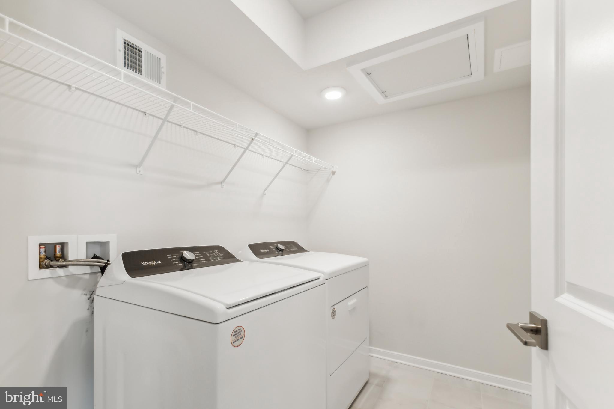 TOWNS AT CARTERS GROVE - Residential