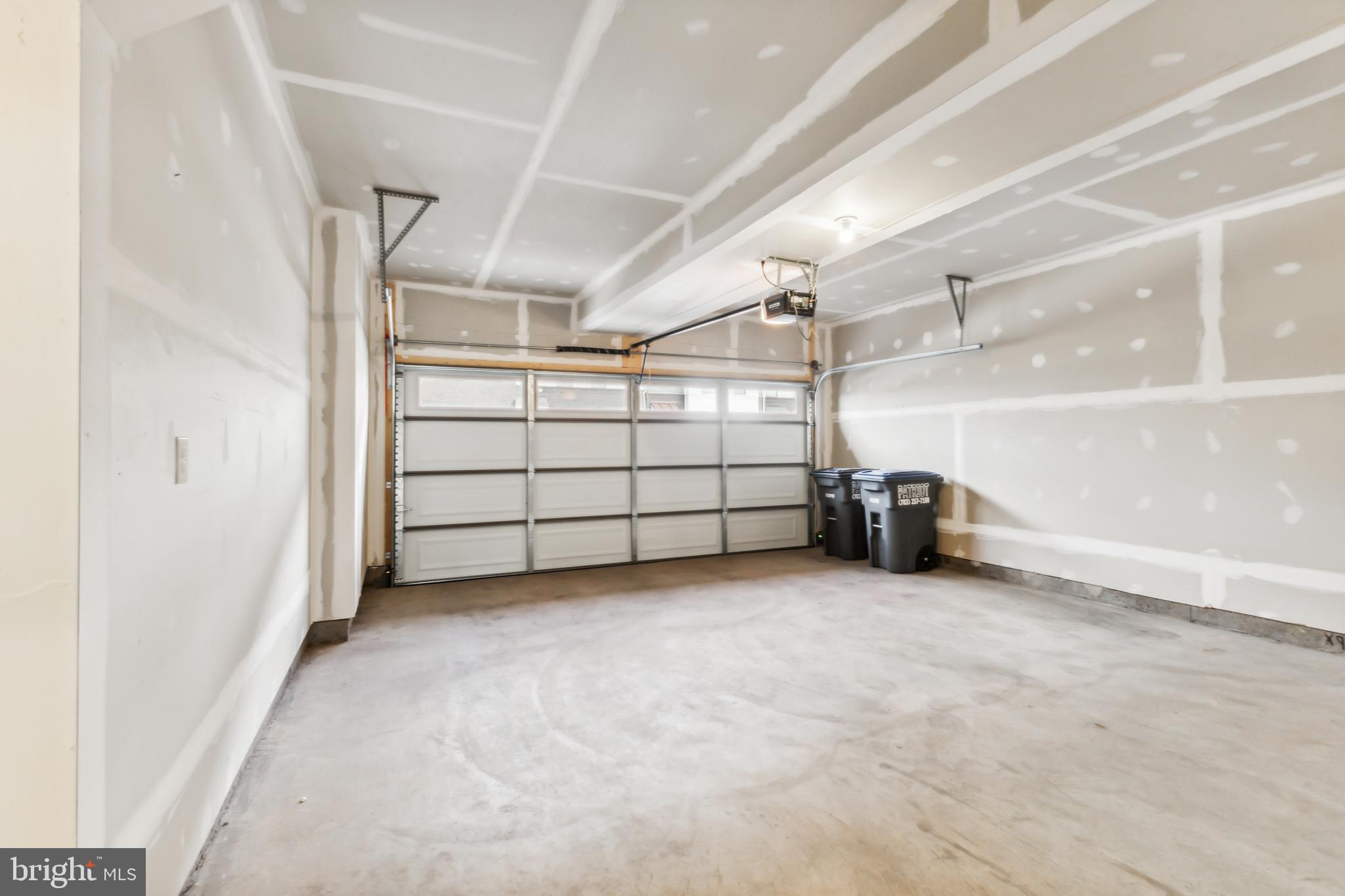 TOWNS AT CARTERS GROVE - Residential