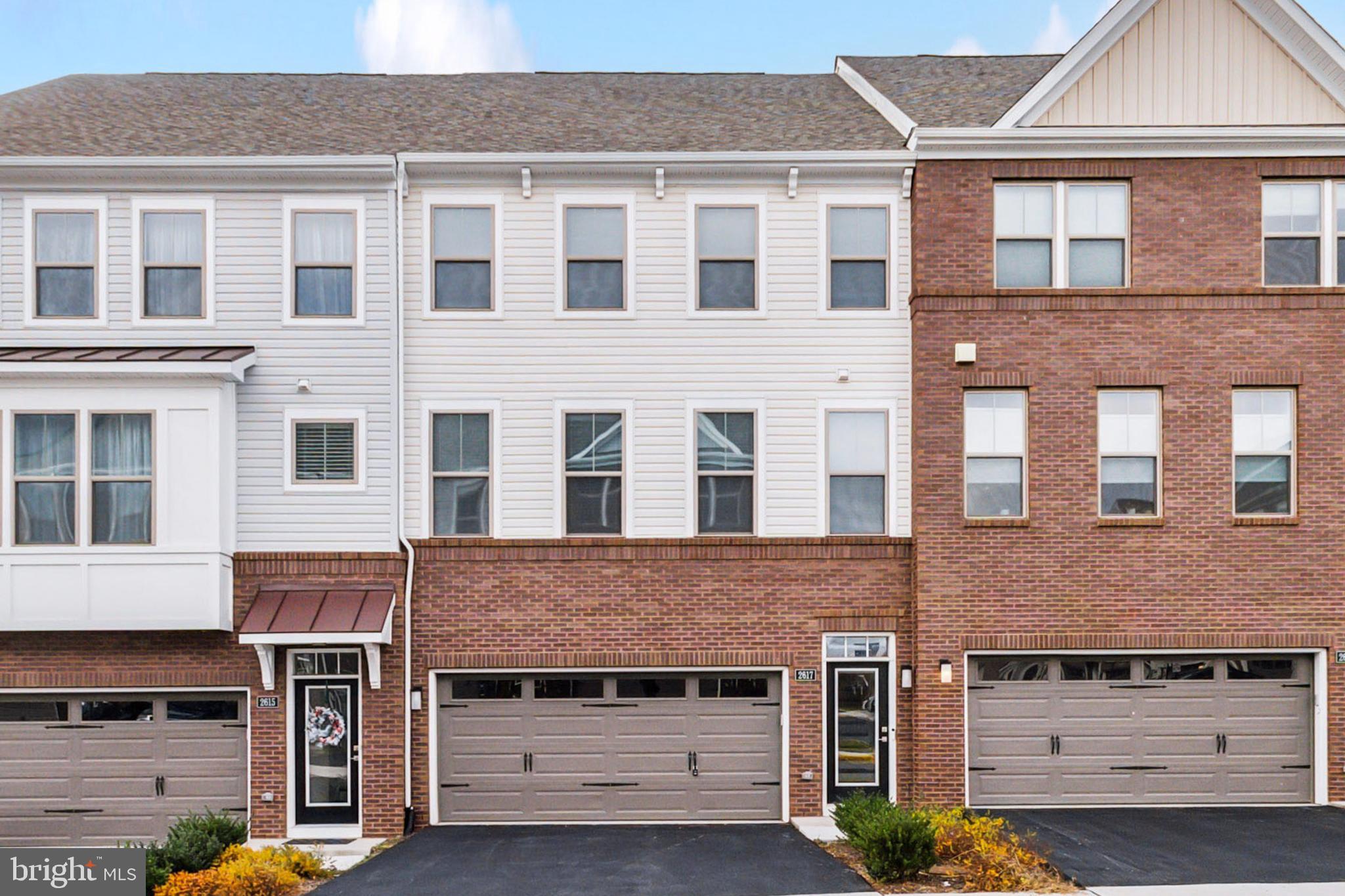 TOWNS AT CARTERS GROVE - Residential