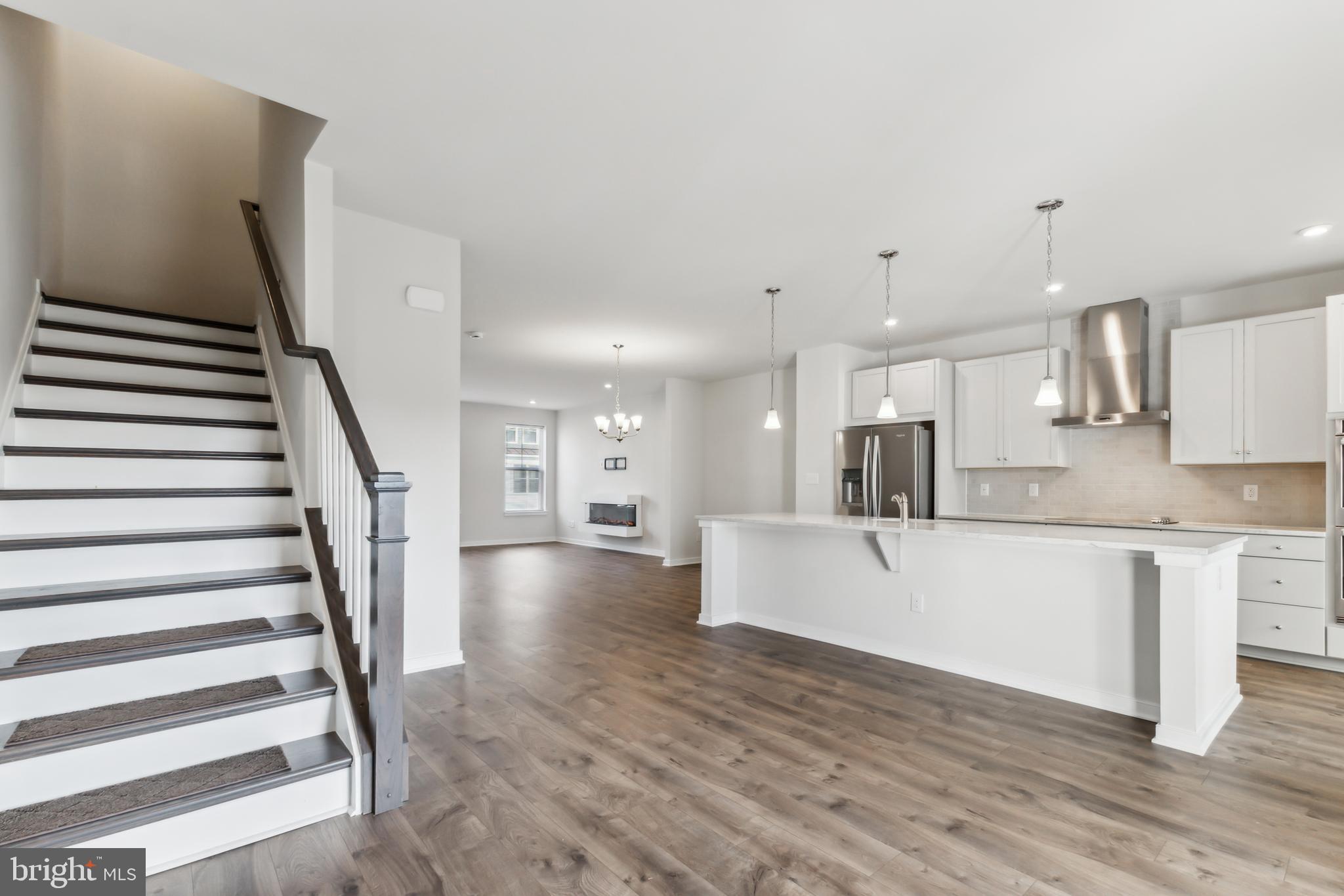 TOWNS AT CARTERS GROVE - Residential