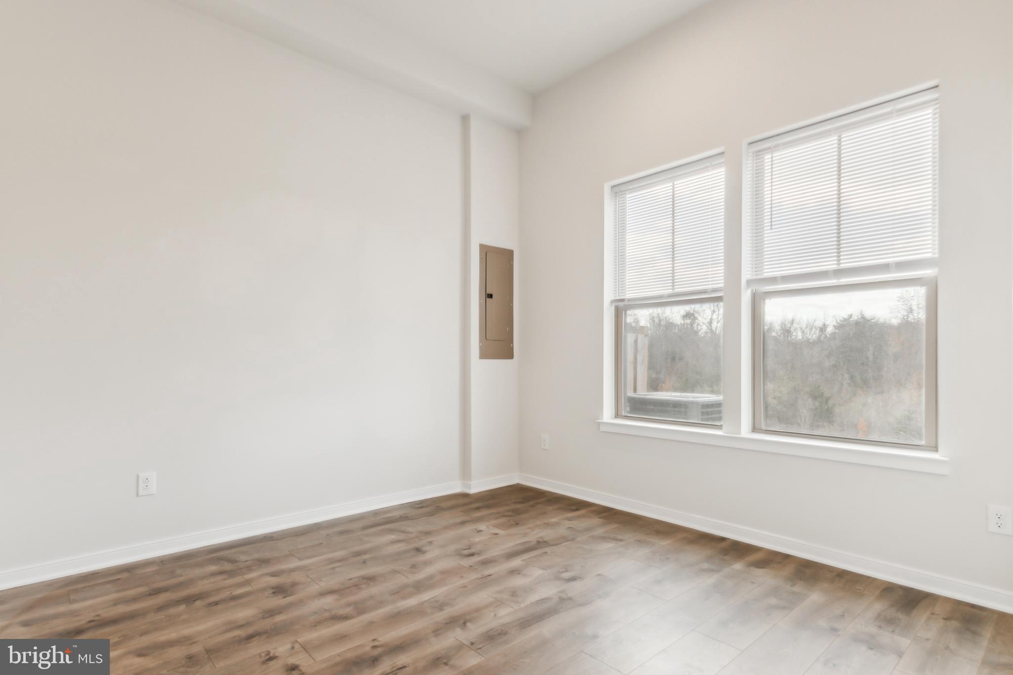 TOWNS AT CARTERS GROVE - Residential