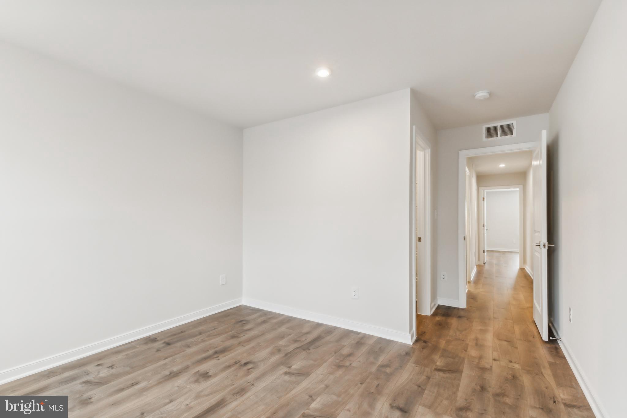 TOWNS AT CARTERS GROVE - Residential