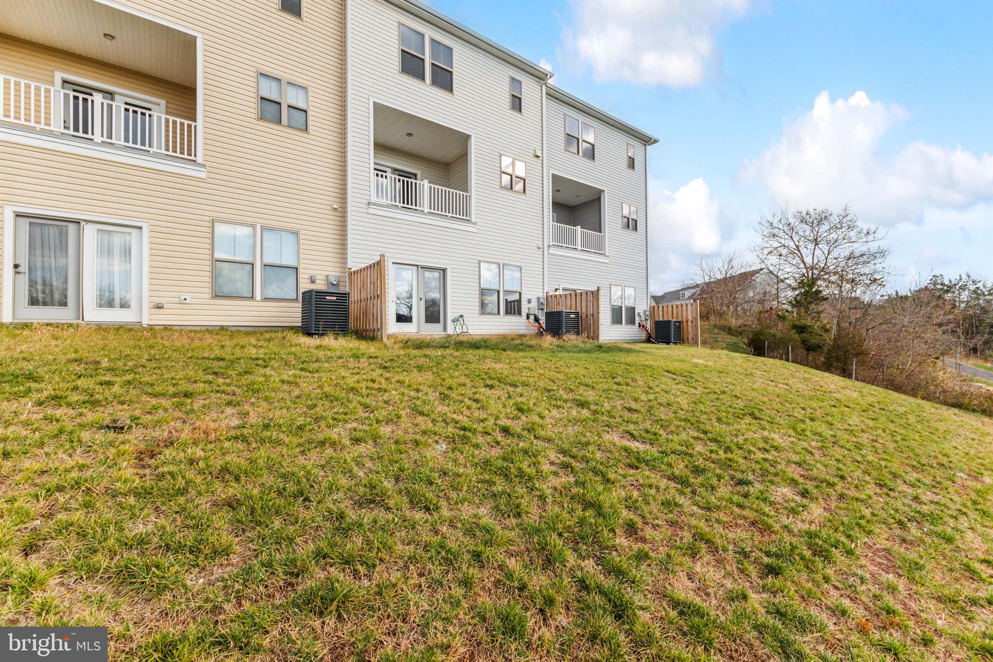 TOWNS AT CARTERS GROVE - Residential