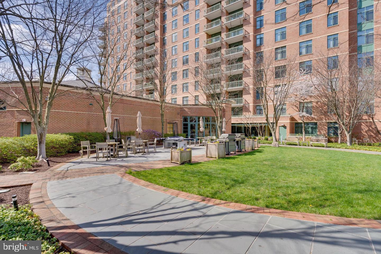 THE STERLING AT THE METRO - Residential