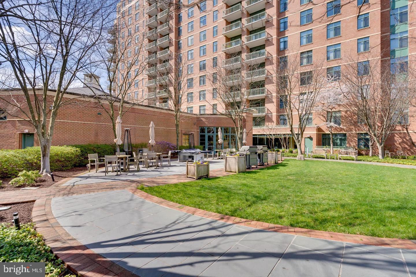 THE STERLING AT THE METRO - Residential